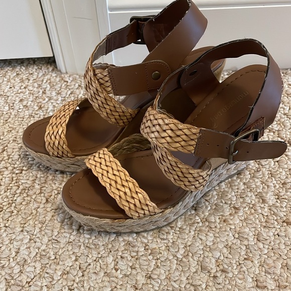 Wedge Sandals - Picture 2 of 9